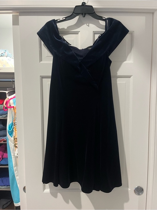 Dresses & Skirts - Off-Shoulder Velvet Evening Dress in Deep Navy